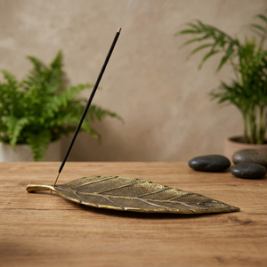 Porta Incienso de Latón Antiguo, Soporte para Agarbatti, Artesanía India, Decoración de Lujo Hecha a Mano para el Hogar, para Varillas de Palo Santo - Product Image 3