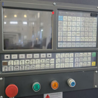 CNC-Drehmaschine CK6150-1000 Flachbett Horizontales Drehzentrum Schwerlast-Metalldrehmaschine 500mm Maximaler Durchmesser für Industrielle Anwendungen