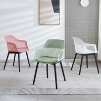 Chaise de salle à manger minimaliste moderne à dossier creux, tabouret en plastique de style nordique pour restaurant extérieur et maison