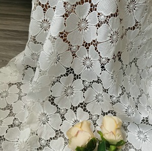 Tissu en maille tissée soluble dans l'eau en soie de lait écologique, vente chaude, <span class=keywords><strong>lin</strong></span>/coton, poids moyen, dentelle brodée, robe de mariée pour femmes - Product Image 4