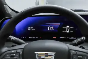 <span class=keywords><strong>Cadillac</strong></span> <span class=keywords><strong>XT4</strong></span> 25T 2WD <span class=keywords><strong>2024</strong></span>, SUV compact avec moteur 1.5T 48V Mild Hybrid, intérieur en cuir foncé, pneus R18, équipements de sécurité standard - Product Image 6