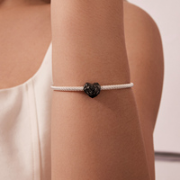 Pendentif en forme de cœur rose noir, bijou romantique en alliage, cadeau unisexe