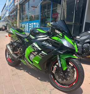 Grande moto à deux roues d'occasion ZX10R 998cc avec échappement Spitfire et moteur à essence - Product Image 4
