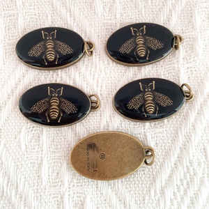 Nuevo diseño colorido Aleación de Zinc aleación abeja encanto colgante para llavero titular cremallera tirar pulsera collar fabricación de joyas - Product Image 3