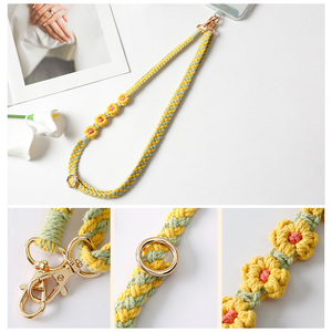 Correa de Teléfono con Flores de Crochet Estilo Boho, Correa de Hombro de Macramé Trenzada Hecha a Mano, Soporte para Logotipo Personalizado - Product Image 6