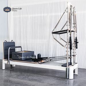 Máquina de Pilates Reformer Clássica de Alta Qualidade Queenlife com Estrutura de Alumínio Branco e Torre Trapeze - Product Image 2