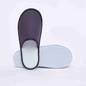 Chaussons en tissu gaufré 100% polyester à bout fermé, logo personnalisé, couleur personnalisée, semelle EVA, chaussons pour hôtel et spa - Product Image 2