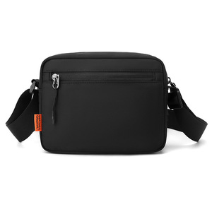 Sac messager noir petit format avec fermeture éclair, sac bandoulière pour homme et femme, usage quotidien toutes saisons, léger - Product Image 2