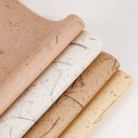 Papier kraft imprimé pour emballer les fleurs, style vintage, papier pour bouquets, texture haut de gamme pour les fleuristes, fleurs faites à la main