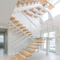 Escalier suspendu moderne pour intérieur, avec marches en bois et garde-corps en verre, escalier flottant à une seule poutre