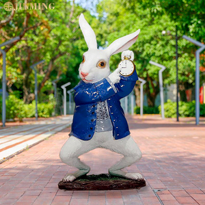 Statue de la Reine Lapin et d'<span class=keywords><strong>Alice</strong></span> pour <span class=keywords><strong>Alice</strong></span> au <span class=keywords><strong>Pays</strong></span> <span class=keywords><strong>des</strong></span> <span class=keywords><strong>Merveilles</strong></span>, sculpture de scène, style coloré et rêveur, sculpture en résine et fibre de verre - Product Image 1