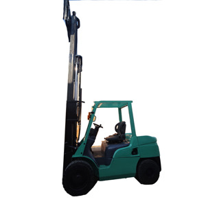 Chariot élévateur Mitsubishi 30 3 tonnes 4,5 mètres avec moteur diesel S4S Modèle 2023 Transmission 4 roues motrices Occasion Parfait état de marche - Product Image 1