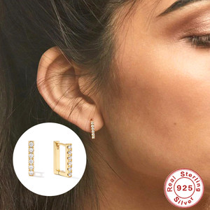 CANNER Simple S925 Boucles d'oreilles huggies carrées en argent sterling en forme de U avec diamants 18k - Product Image 6