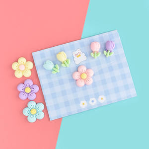 Cabujón de resina de estilo coreano con flores coloridas y base plana, dije de resina Kawaii para accesorios de cabello infantiles - Product Image 3