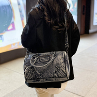 Tas Boston Denim Terbaru 2025 Wanita Vintage Kapasitas Besar Tas Selempang Bahu Tas Jinjing Santai dengan Desain Ritsleting