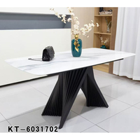 Table à manger rectangulaire personnalisée en pierre frittée, plateau de table en dalle de roche de luxe, design créatif, support métallique, mobilier de salle à manger
