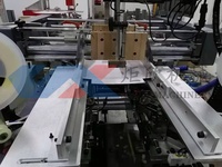 Machine automatique à grande vitesse de collage d'angles de boîtes rigides avec moteur PLC Juxin personnalisé