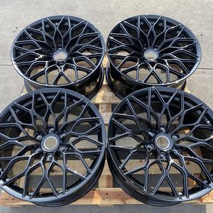 Roue personnalisée d'usine noir brillant pour BMW PORSCHE <span class=keywords><strong>LAMBORGHINI</strong></span> <span class=keywords><strong>18</strong></span> 19 20 21 22 23 pouces 5x112 5X114.3 5X130 jante forgée - Product Image 4