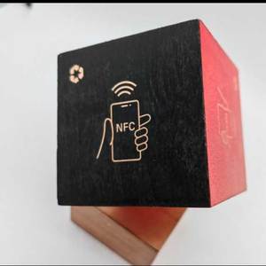 ISO 14443a 13.56MHz <span class=keywords><strong>NFC</strong></span> 213 / 215 / 216 chip tre sồi <span class=keywords><strong>NFC</strong></span> ma thuật Cube, Tap để trả bằng gỗ Bảng Menu đứng - Product Image 2