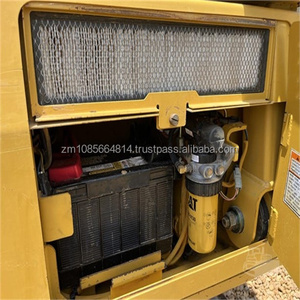 Bouteur d'occasion Caterpillar CAT D4G LGP Bulldozer USA original CAT D4G D4K D5G D5K LGP Tracteur Bulldozer à vendre - Product Image 3