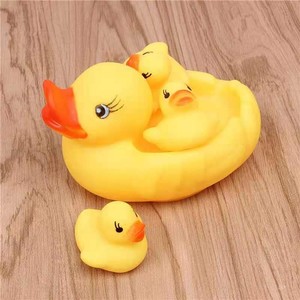 Pato de baño vinyle de plástico suave para bebés, juguetes de baño de pato de goma, diversión familiar - Product Image 6