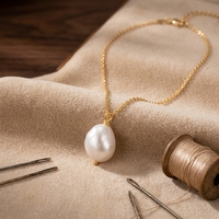 Chaîne à maillons plaquée or avec une seule perle baroque véritable cultivée en eau douce, collier de perles