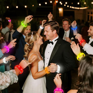 Etkinlik Konserleri için Promosyon Özelleştirme Logolu Sahne Işıkları Led Bileklik, Partiler için Senkronize Led Bileklikler - Product Image 1