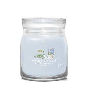 Yankee Candle - Barattolo Medio con 2 Stoppini, Luogo Calmo e Tranquillo - Product Image 1