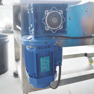 Machine de pesage de remplissage de seau de peinture semi-automatique de grande capacité et de petite taille Machine de fabrication de barils <span class=keywords><strong>en</strong></span> plastique Machine à traire Sezer - Product Image 4