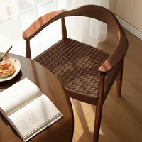 Chaises de salle à manger en bois massif de style français, version améliorée avec un siège durable en jute tressé, adaptées aux hôtels et aux salles à manger domestiques