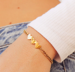 Inspire bijouterie usine <span class=keywords><strong>prix</strong></span> de gros 18K or PVD acier inoxydable gravable 3 coeurs sur <span class=keywords><strong>gourmette</strong></span> Bracelet bijoux de mode - Product Image 2