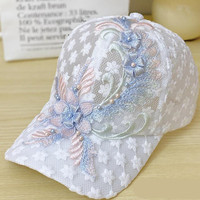 Topi Bisbol Renda Berongga Musim Panas Uniseks dengan Bordir Bunga 3D Kain Jaring Berlian Imitasi Topi Pelindung Matahari yang Dapat Disesuaikan
