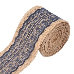 Rouleau de tissu de <span class=keywords><strong>jute</strong></span> <span class=keywords><strong>100%</strong></span> durable, ruban de toile de <span class=keywords><strong>jute</strong></span> naturel et écologique avec dentelle pour la décoration de mariage et de sac faite pour les filles - Product Image 3