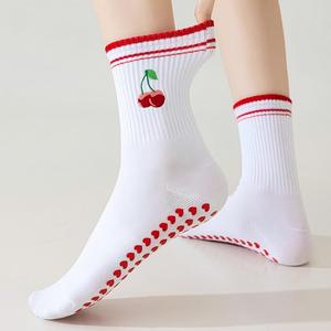 Nuevos Calcetines Antideslizantes para Mujer con Diseño de Cerezas, Calcetines de Algodón Suave con Bordado de Cerezas, Calcetines Antideslizantes para Danza, Yoga y Pilates - Product Image 2