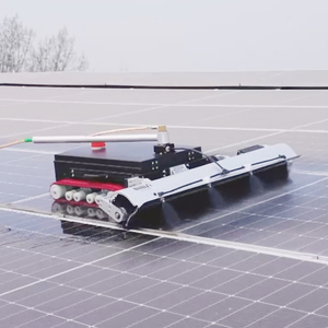 Robot de Limpieza de Paneles Solares Personalizado, Tipo Cepillo con Orugas, Equipo de Mantenimiento Automático para Limpieza Fotovoltaica - Product Image 4