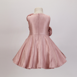 Vestido de fiesta sin mangas para niñas pequeñas con detalles florales en 3D - Product Image 2