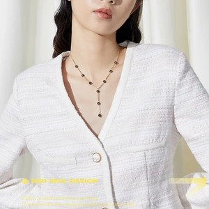 18k Gold Plated Vintage Y Shaped Tassel Necklace For Women Mid Length Clavicle Chain Zinc Alloy Fashion Accessory - Product Image 1