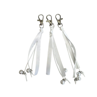 Porte-clés romantique avec nœud en ruban blanc, accessoires de vêtement décontractés en perles, accessoires de mode en métal Yiliuba, vêtements minimalistes pour toutes les saisons