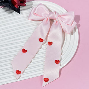 Noeud pour cheveux pour la Saint-Valentin - Grand noeud en satin avec des imprimés de cœur rouge, accessoire pour cheveux Love Behind Back, 3 couleurs (blanc/rose/rouge) - Product Image 6