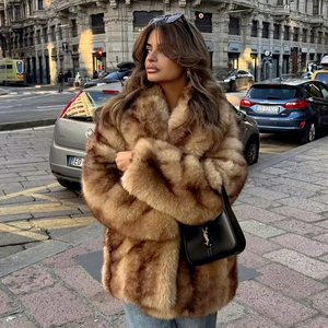 OFTBUY Abrigo de Piel Sintética de Zorro para Mujer, Talla Grande, Manga Murciélago a Rayas, Chaqueta Larga, Gruesa y Cálida, Prenda Exterior de Lujo, OEM Personalizado, MOQ Bajo - Product Image 4