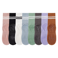 Chaussettes de yoga antidérapantes en coton de haute qualité pour femmes, chaussettes de sport pour Pilates, chaussettes épaisses en tissu éponge uni pour femmes