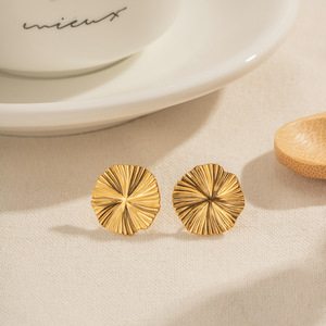 Waterproof <strong>High</strong> <strong>End</strong> <strong>Jewelry</strong> 18K Gold Plated Cold Wind Round Shape Wrinkle Stainless Steel Earrings for Women - Product Image 3
