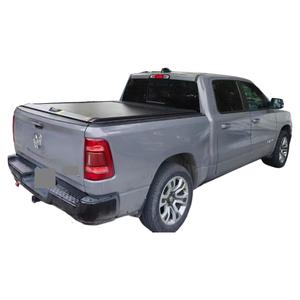 Couvercle de camion de boîte de queue de ramassage couvercle de <span class=keywords><strong>volet</strong></span> <span class=keywords><strong>roulant</strong></span> en aluminium rétractable couvercle de Tonneau pour ISUZU D-MAX avec garde-corps - Product Image 3