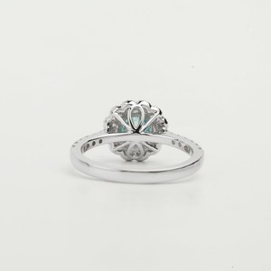 Anillo de Compromiso de Diamante Azul Premium Cultivado en Laboratorio con Corte Redondo, Diamante Certificado, Halo Elegante, Joyería de Boda - Product Image 4