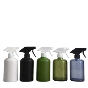 Vente en gros 500ml bouteille de pulvérisation à gâchette en verre de cylindre de couleur personnalisée bouteille de nettoyage vide avec manchon en silicone fantaisie en <span class=keywords><strong>plastique</strong></span> - Product Image 1