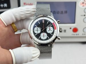 Montre mécanique avec cadran noir et fonction chronographe - Product Image 1