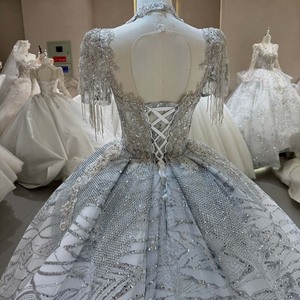 ชุดราตรีงาน Quinceanera สีเงินเทา รุ่น Dw0221 ดีไซน์ทันสมัย คอเสื้อแบบ Illusion ประดับลูกปัด ช่วงตัวเสื้อแบบคอร์เซ็ท แต่งลายใบไม้ระยิบระยับด้วยผ้าทูลล์ ทรงเมอร์เมดยาวลากพื้น - Product Image 6