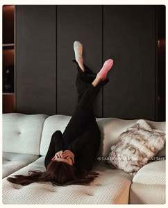 Canapé-<span class=keywords><strong>lit</strong></span> minimaliste <span class=keywords><strong>italien</strong></span> Suessen 2024, électrique, rétractable, tissu d'ameublement, fil teint, tissé - Product Image 4