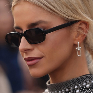 Lunettes de soleil polarisées UV400 carrées à monture complète Star Small, nouveau style européen et américain 2025, haut de gamme, tendance et décontractées pour femmes - Product Image 2