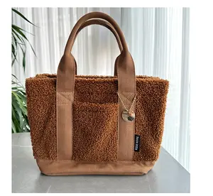 女性のための日本スタイルのフェイクファートートバッグ高級デザイナーハンドバッグとスパンコール文字の新しい財布小さなショルダーランチ